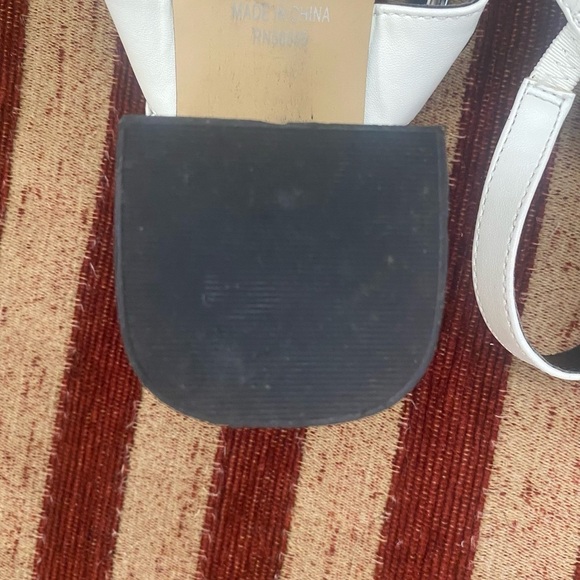 NWOT 14th & Union white sandals with silver ring embellishments, worn once 81/2. - Picture 6 of 9